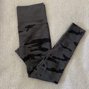 Gray camo legging